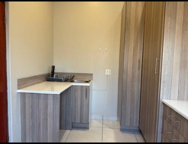 BUSINESS PROPERTY TO RENT IN EDENVALE